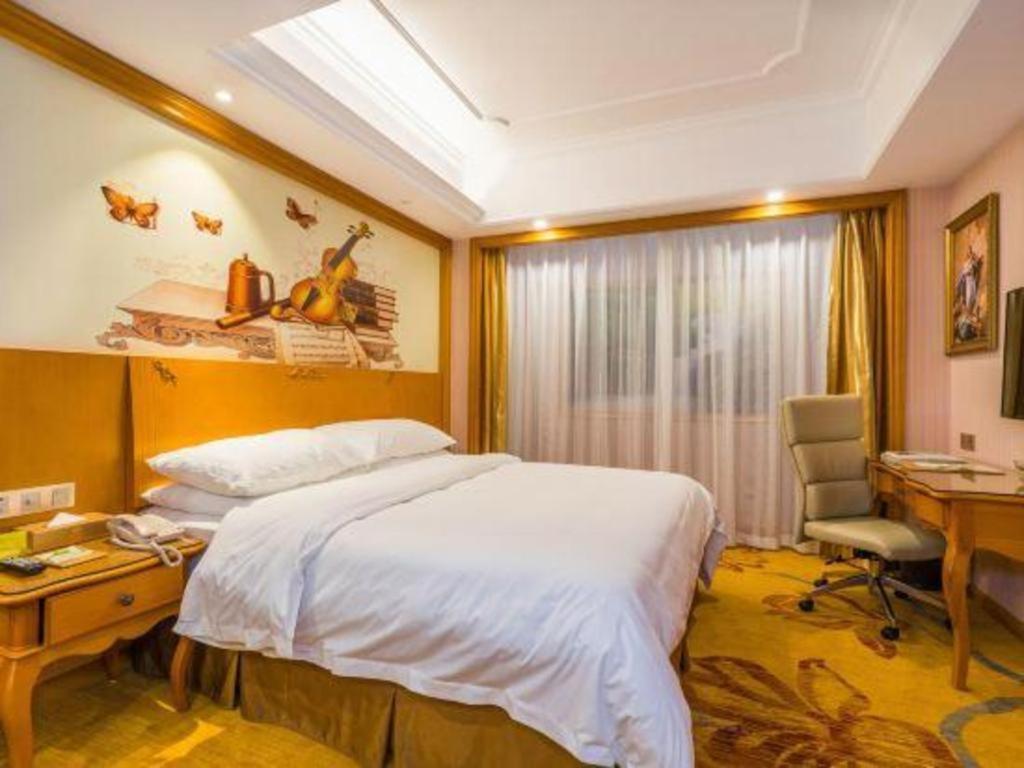 Hotel Vienna Songjiang Market Miaoqian Street 3*