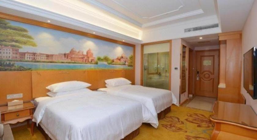 Vienna Songjiang Market Miaoqian Street 3*