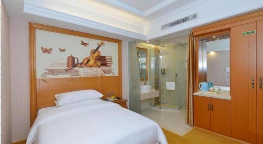Hotel Vienna Songjiang Market Miaoqian Street 3*